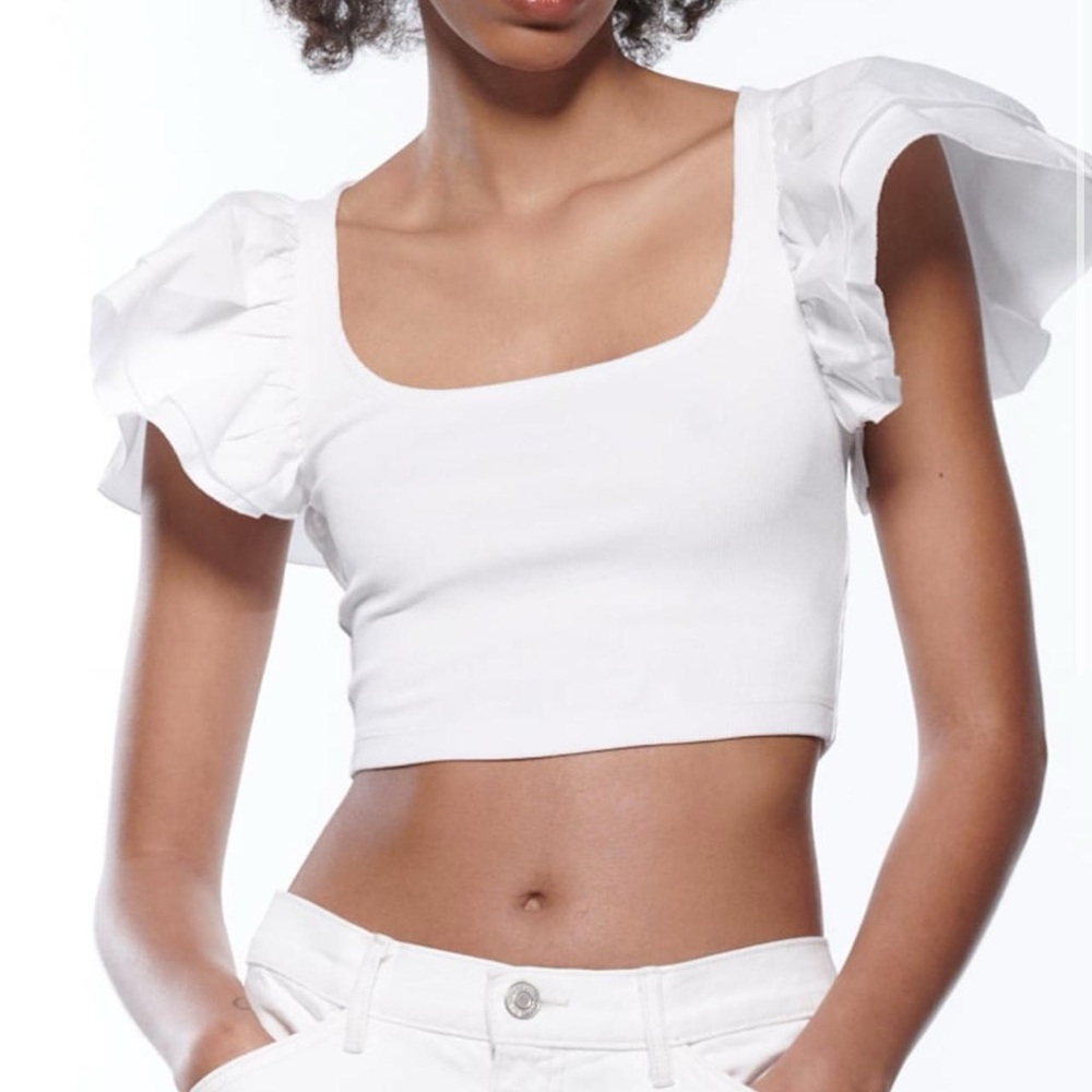 Zara White Cropped Flutter Puffy Sleeve Scoop Neck Ribbed Knit
Top Size Small